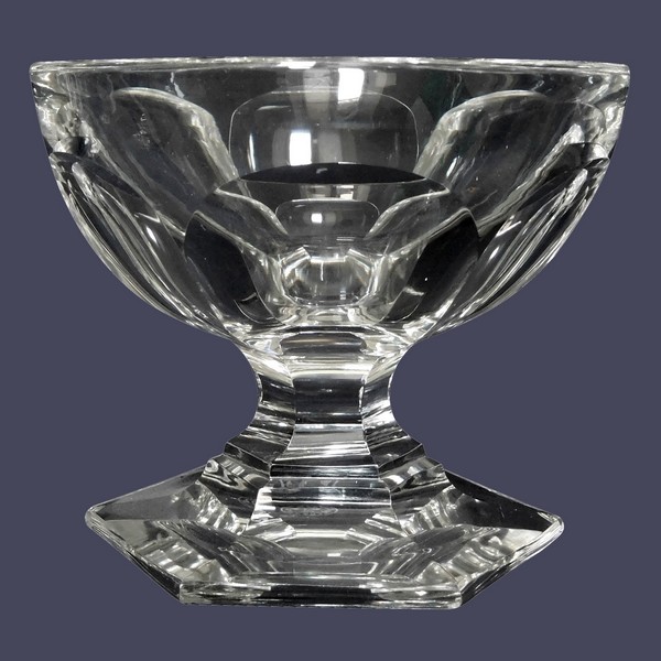 Coupe à champagne en cristal de Baccarat, modèle Bourbon - signé