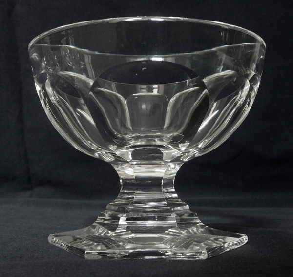 Coupe à champagne en cristal de Baccarat, modèle Bourbon - signé