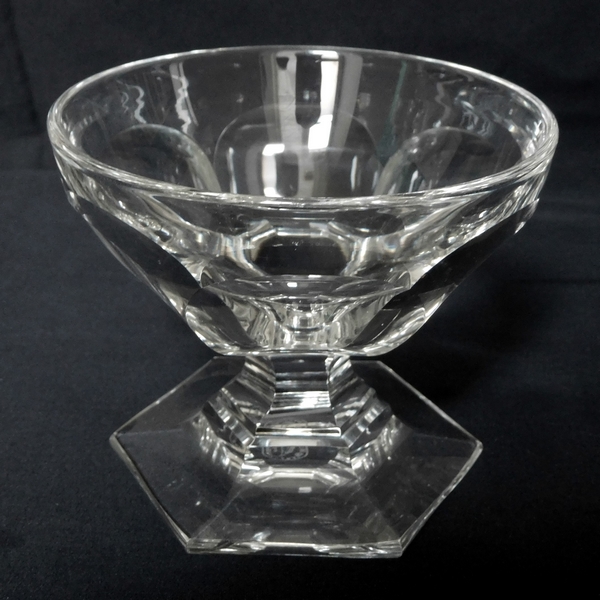 Coupe à champagne en cristal de Baccarat, modèle Bourbon - signé