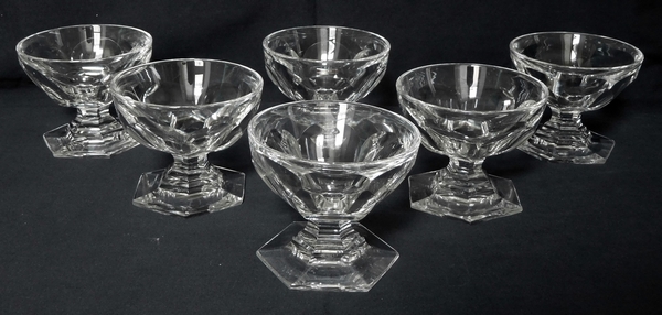 Coupe à champagne en cristal de Baccarat, modèle Bourbon - signé