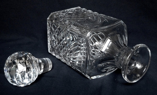 Flacon / carafe à whisky ou cognac en cristal de Baccarat, modèle Burgos - signé