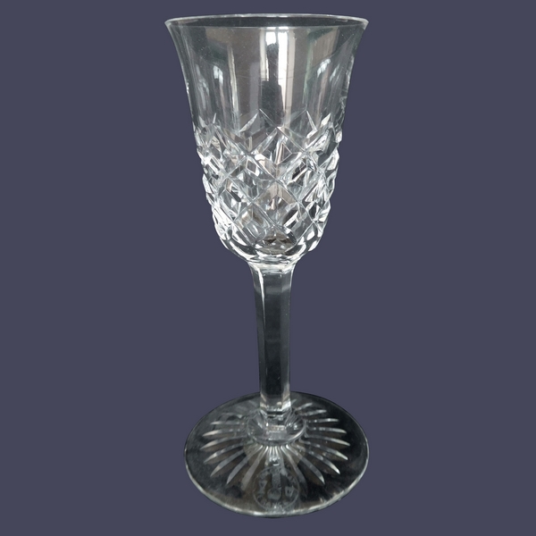 Baccarat crystal wine glass, Burgos pattern - signed - 15.5cm