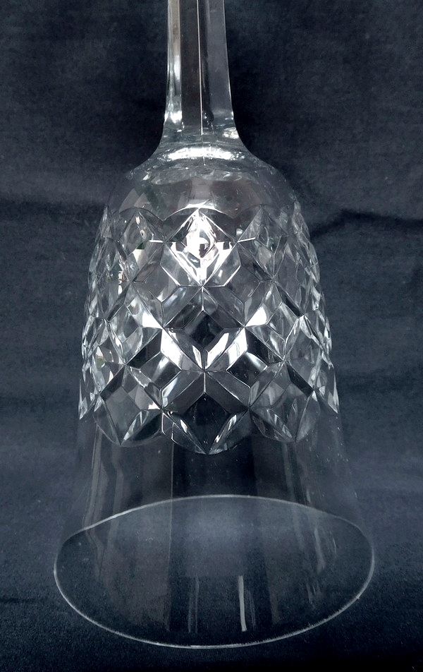 Verre à eau en cristal de Baccarat, modèle Burgos - signé - 18,3cm