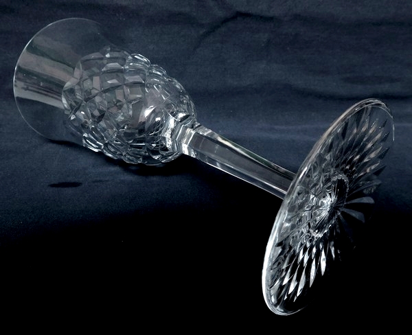 Verre à eau en cristal de Baccarat, modèle Burgos - signé - 18,3cm