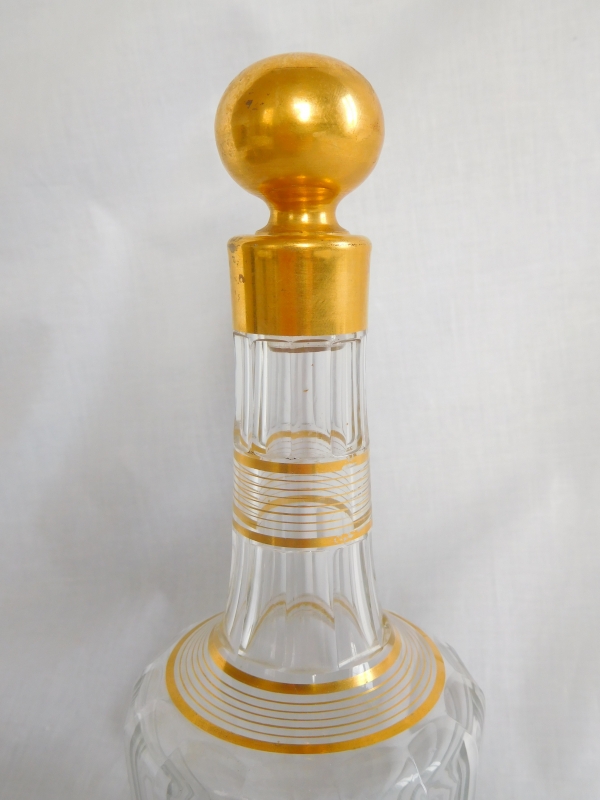 Carafe à liqueur en cristal de Baccarat, modèle Cannelures réhaussé de filets or