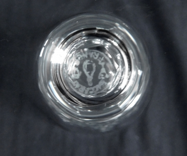 Flûte à champagne en cristal de Baccarat, modèle Carcassonne - signée