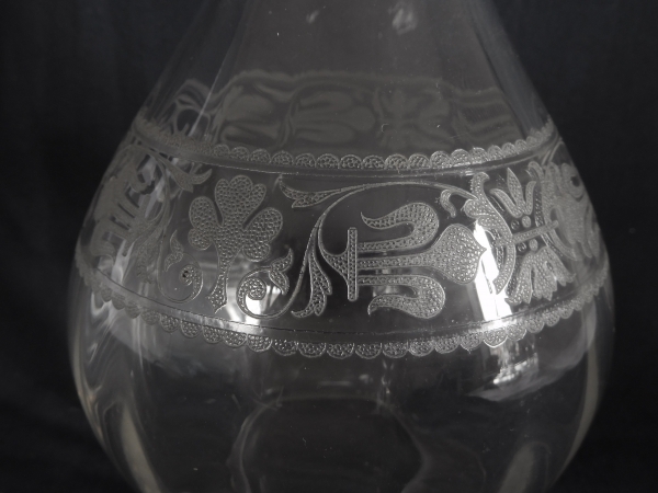 Baccarat crystal liquor bottle, Chablis pattern, Renaissance style engraved with fleur de lys - 25cm