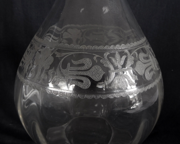 Baccarat crystal liquor bottle, Chablis pattern, Renaissance style engraved with fleur de lys - 25cm