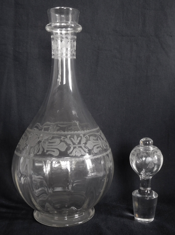 Baccarat crystal liquor bottle, Chablis pattern, Renaissance style engraved with fleur de lys - 25cm