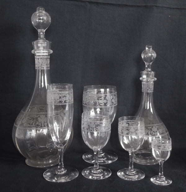 Baccarat crystal wine bottle / decanter, Chablis pattern, Renaissance style engraved with fleur de lys - 30cm