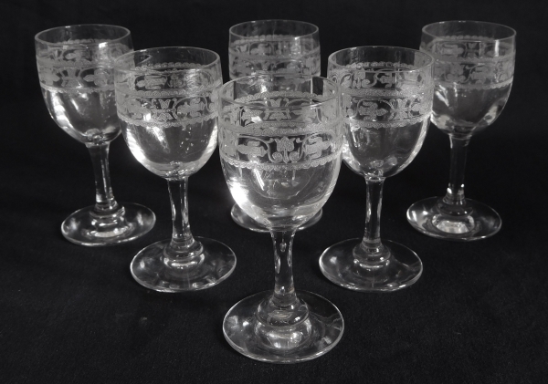 Baccarat crystal port glass, Chablis pattern, Renaissance style engraved with fleur de lys - 10.9cm