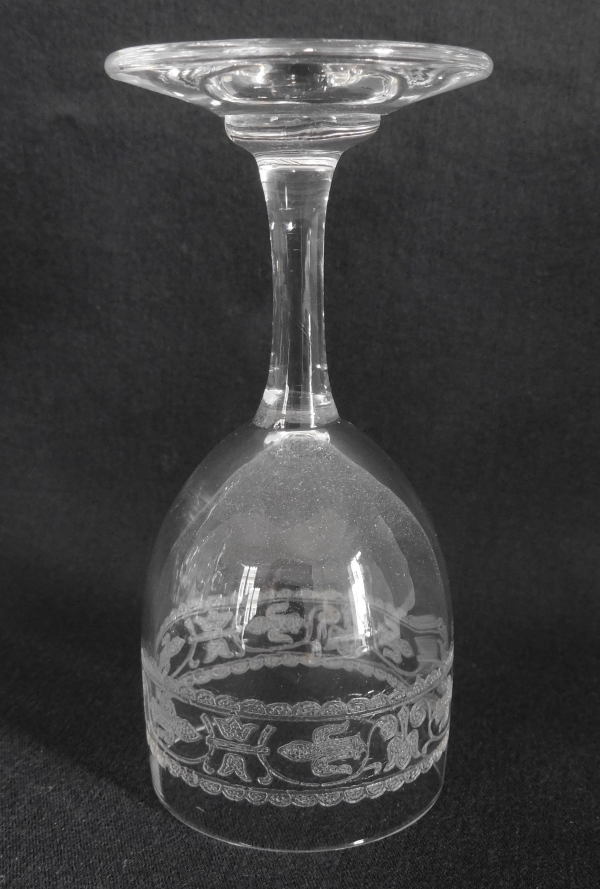 Baccarat crystal liquor glass, Chablis pattern, Renaissance style engraved with fleur de lys - 8.1cm