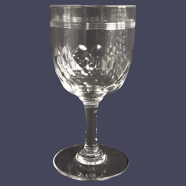 Verre à vin en cristal de Baccarat, modèle Chauny forme ballon - 12,3cm