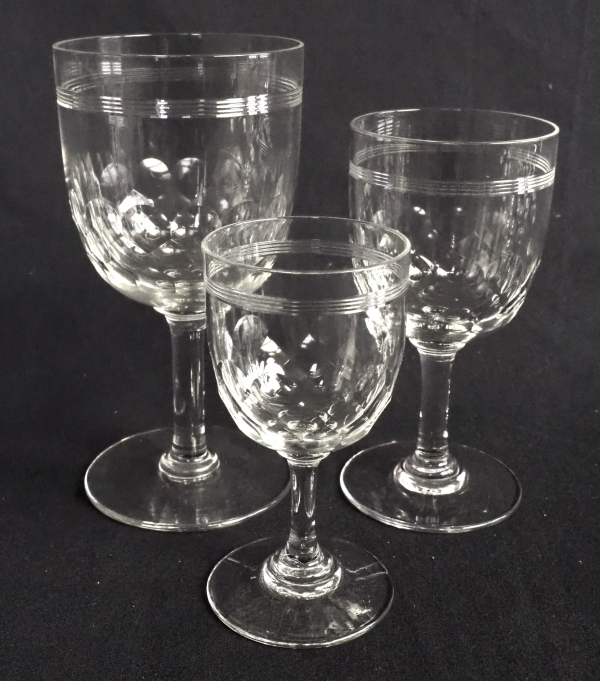 Baccarat crystal wine glass, Chauny pattern - 12.3cm