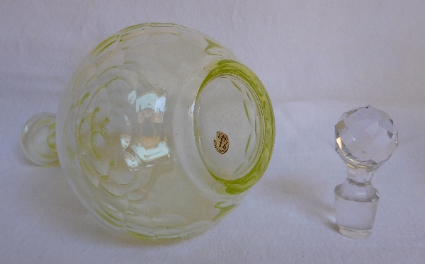 Carafe à liqueur en cristal de Baccarat, modèle Chauny, rare couleur jaune pâle, étiquette papier