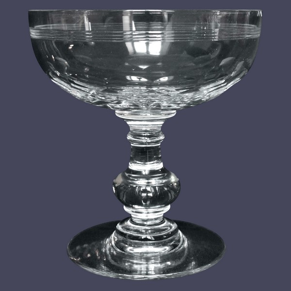 Coupe à champagne en cristal de Baccarat, modèle Chauny jambe gondole