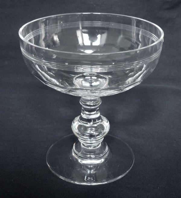 Coupe à champagne en cristal de Baccarat, modèle Chauny jambe gondole