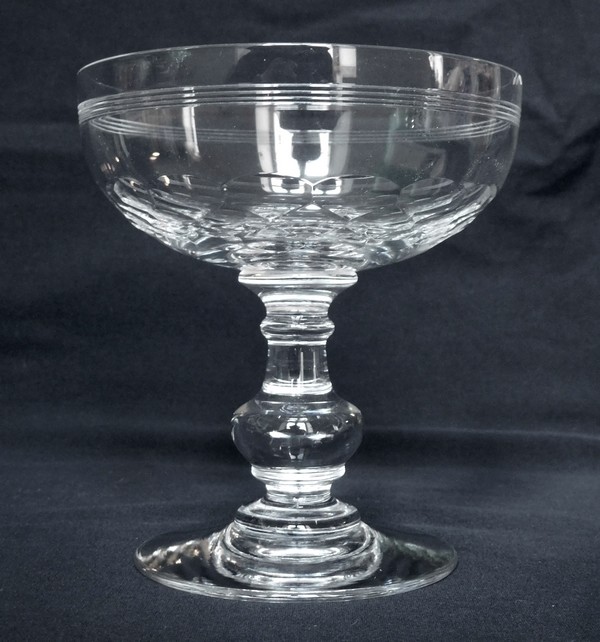 Coupe à champagne en cristal de Baccarat, modèle Chauny jambe gondole