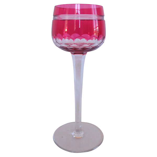 Verre à vin du Rhin en cristal de Baccarat, modèle Chauny overlay rose