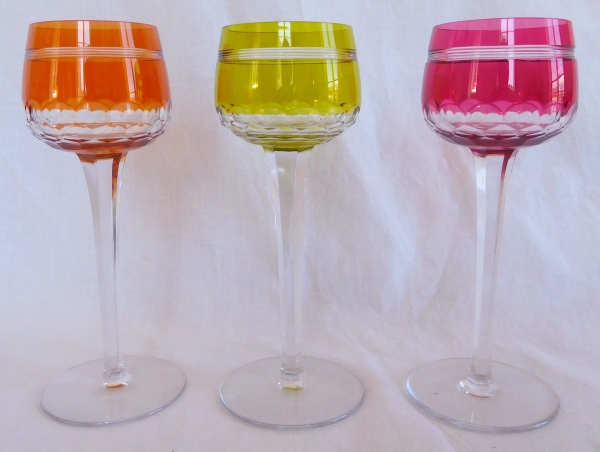 Verre à vin du Rhin en cristal de Baccarat, modèle Chauny overlay rose