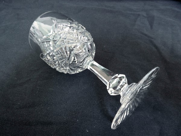 Verre à vin de bourgogne en cristal de Baccarat, modèle Colbert - signé - 15cm