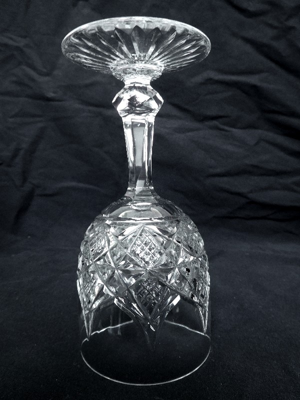 Baccarat crystal water glass, Colbert pattern - signed - 17cm