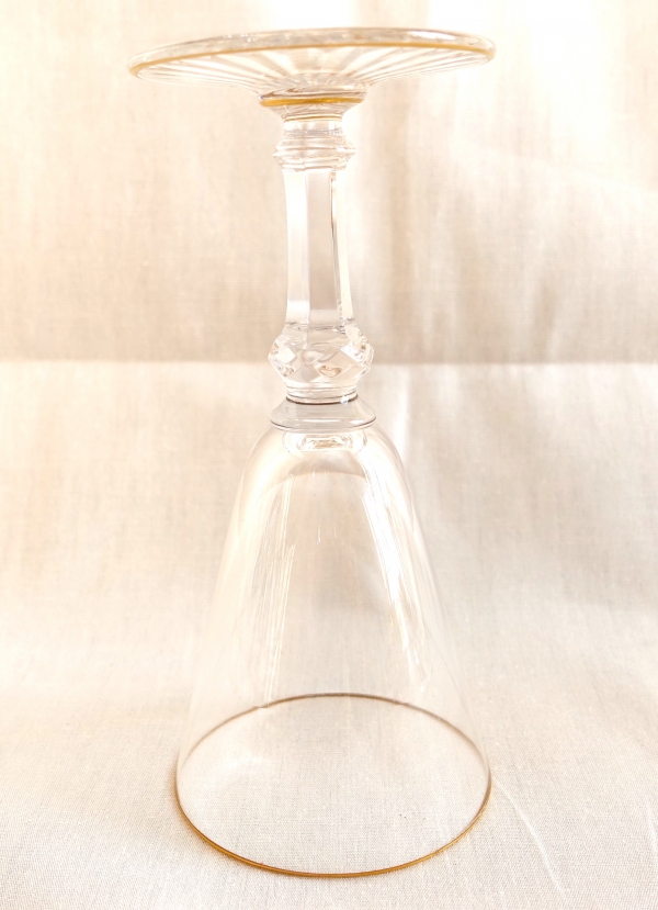 Verre à eau en cristal de Baccarat forme 8469 dorée - 17,8cm