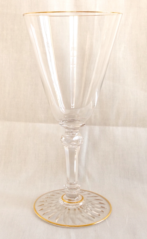 Baccarat crystal wine glass - shape 8469 enhanced with fine gold - 13.8cm