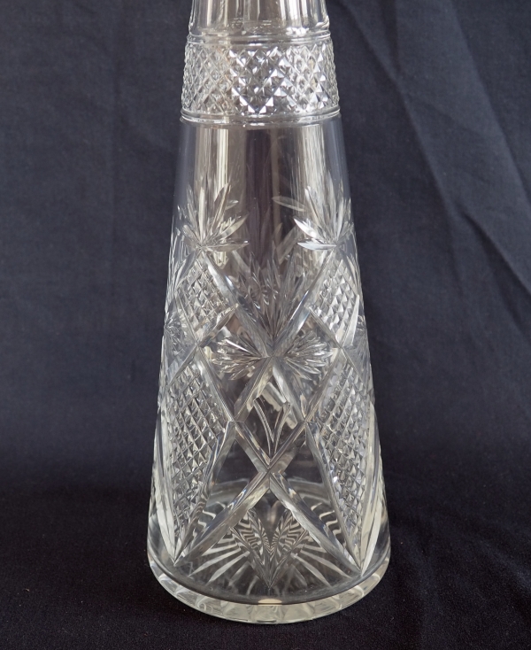 Carafe à vin en cristal de Baccarat, modèle conique taille 10834 - étiquette - 40cm