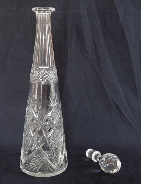 Grande carafe à vin en cristal de Baccarat, modèle conique taille 10834 - 43cm - étiquette