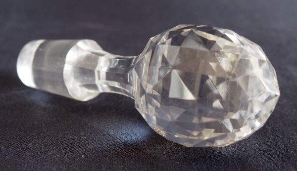 Carafe à vin en cristal de Baccarat, modèle conique taille 10834 - étiquette - 40cm