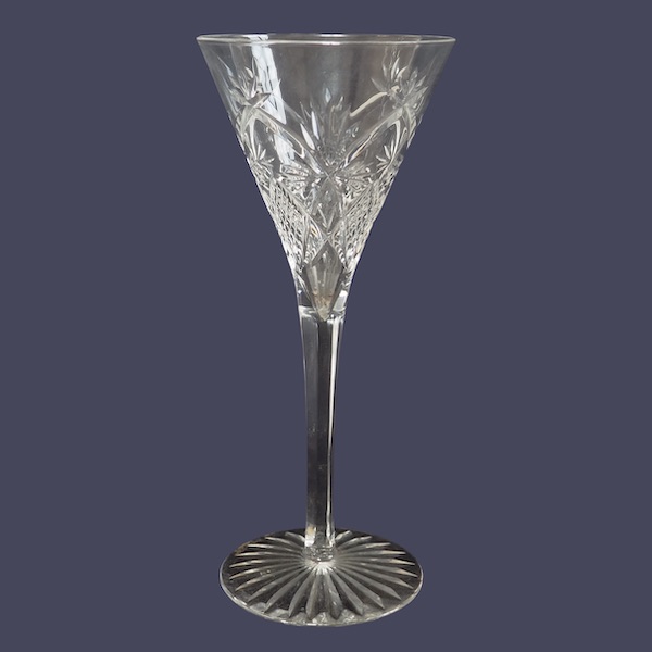 Baccarat crystal wine glass, cut pattern 10834 - 18.8cm