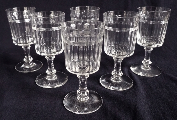 Verre à vin en cristal taillé de Baccarat, modèle proche de Chicago - 12,3cm