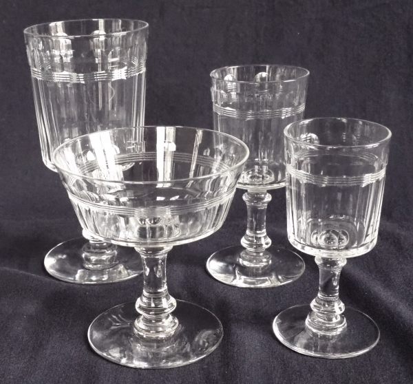 Baccarat crystal wine or port glass, cut crystal, Chicago pattern variant - 10,9cm