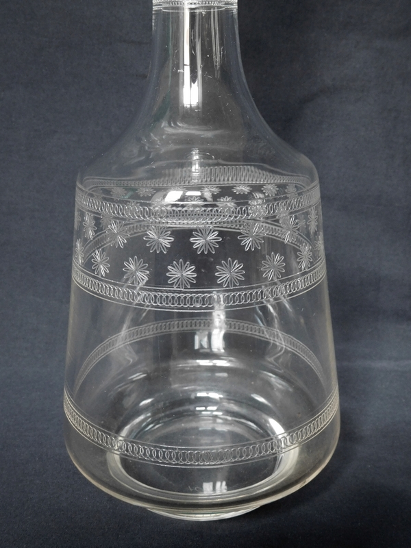 Carafe à liqueur en cristal de Baccarat, modèle cylindrique gravé étoiles, gravure 4770 - 21,8cm