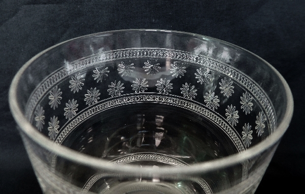 Verre à liqueur en cristal de Baccarat, modèle cylindrique gravé étoiles - 8.5cm