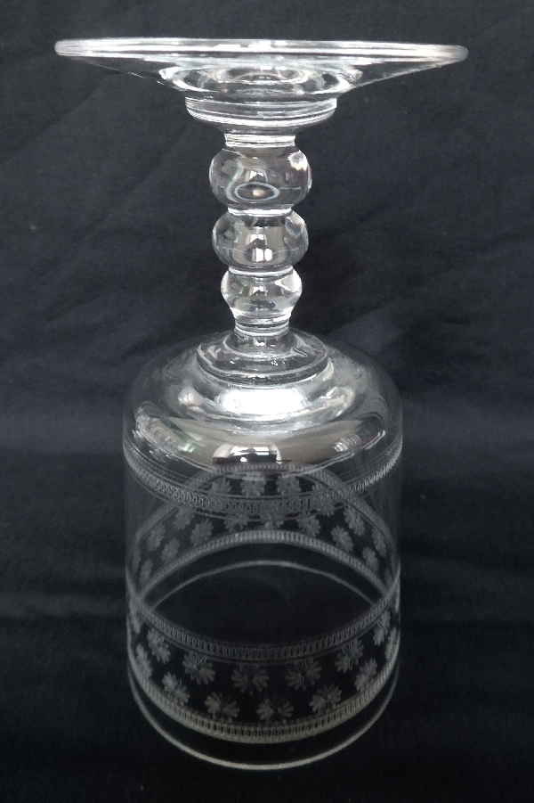 Verre à madère ou à porto en cristal de Baccarat, modèle cylindrique gravé étoiles - 9,8cm