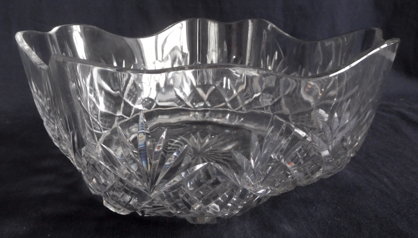 Grand saladier en cristal de Baccarat, modèle Douai