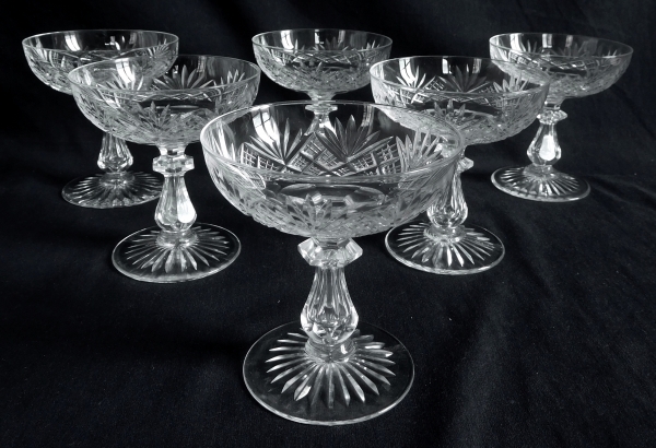 Coupe à champagne en cristal de Baccarat, luxueuse variante du modèle Douai