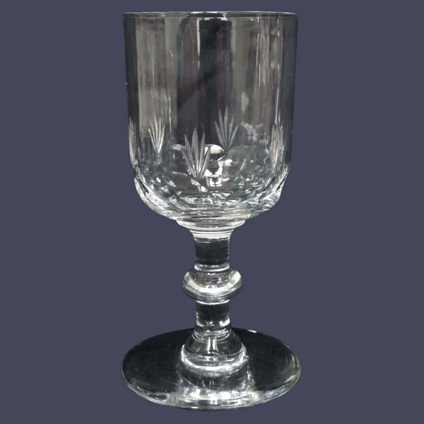 Baccarat crystal wine glass, scale and palm cut pattern - 10.1cm