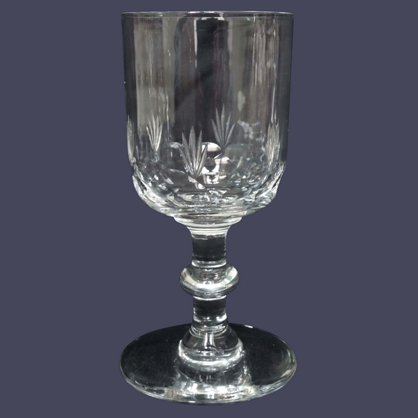 Baccarat crystal wine glass, scale and palm cut pattern - 11.1cm