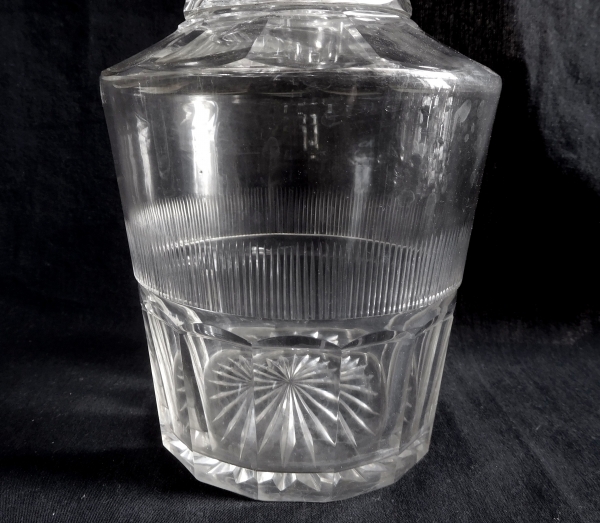 Carafe à vin en cristal de Baccarat taillé à facettes et biseaux, vers 1850