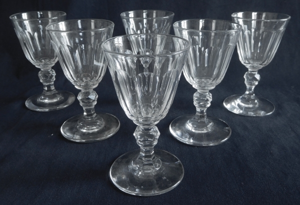 Verre à vin rouge en cristal de Baccarat taillé, époque XIXe vers 1850 - 11,7cm