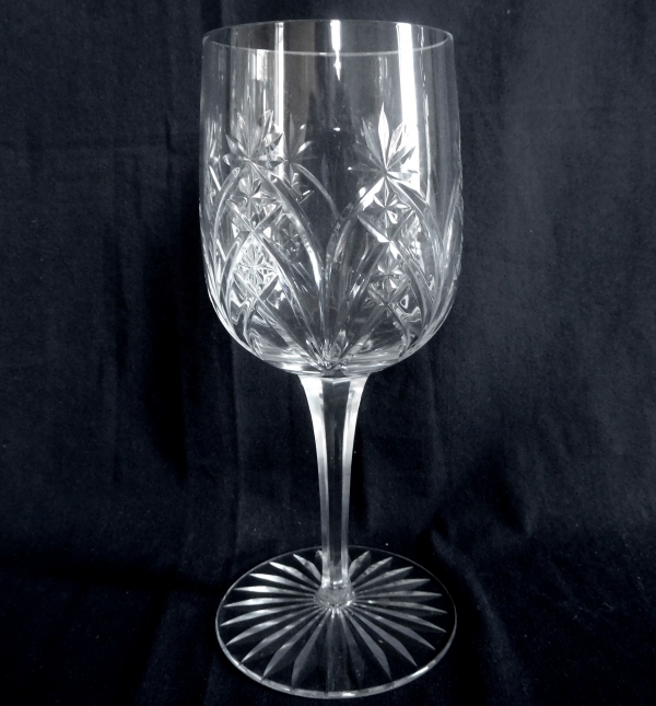 Baccarat crystal wine glass, 9232 shape and 9255 pattern, late 19th century - 14.1cm