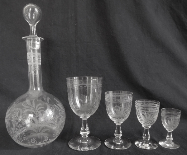 Carafe à liqueur en cristal de Baccarat, modèle Fougères