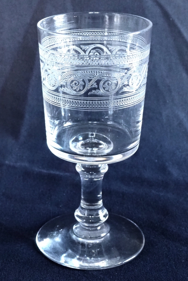 Verre à eau en cristal de Baccarat, modèle gravure athénienne cylindrique - 15cm