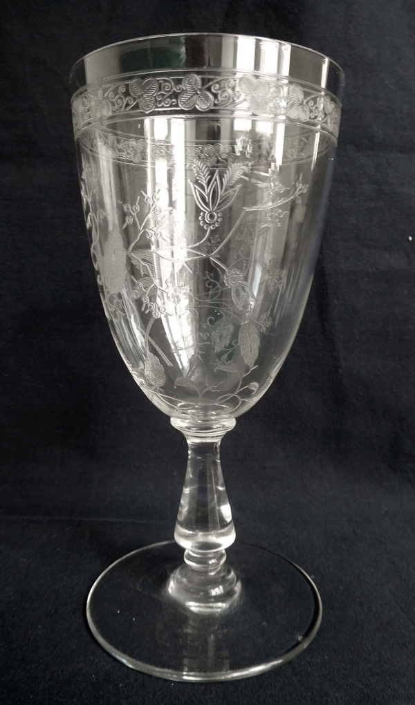 Baccarat crystal glass, flowers and leaves engraved (4360 decoration)