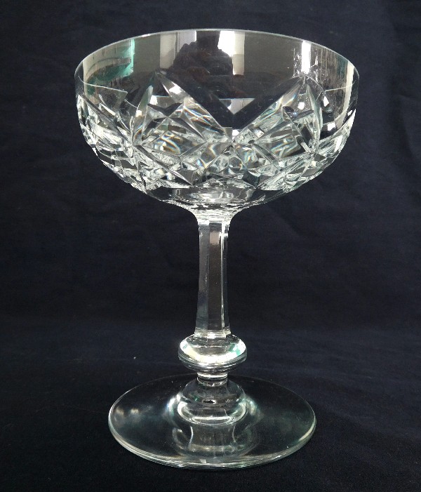 Coupe à champagne en cristal de Baccarat, modèle Harfleur - signée