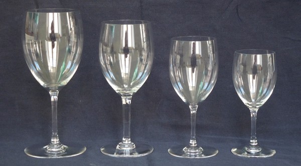 Grand verre à vin en cristal de Baccarat, modèle Haut-Brion - signé - 15cm