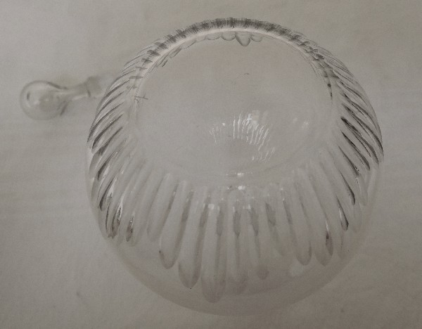 Carafe à liqueur en cristal de Baccarat, modèle Jeux d'Orgues, signée